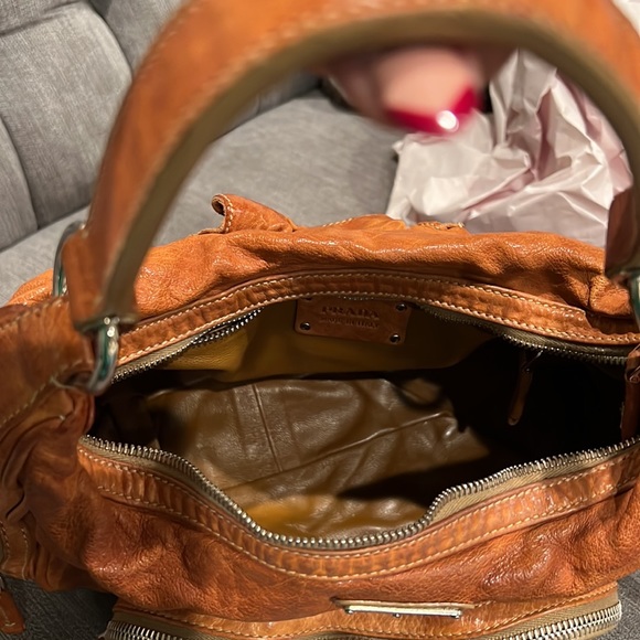 Prada distressed leather handbag - Picture 8 of 11